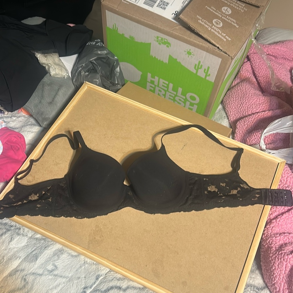 Black bra doesn’t fit but I don’t want to go through the hassle of returning.
